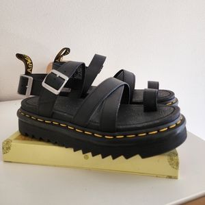 DR Marten Sandal
